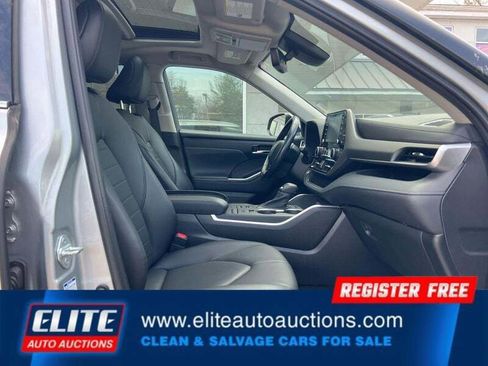 Used 2021 Toyota Highlander XLE AWD/4WD image 9