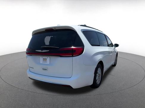 Used 2022 Chrysler Pacifica Touring-L FWD image 14