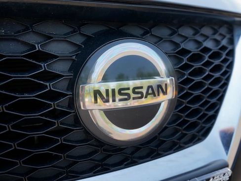 Used 2022 Nissan Maxima SV w/ Floor Mat Group FWD image 10