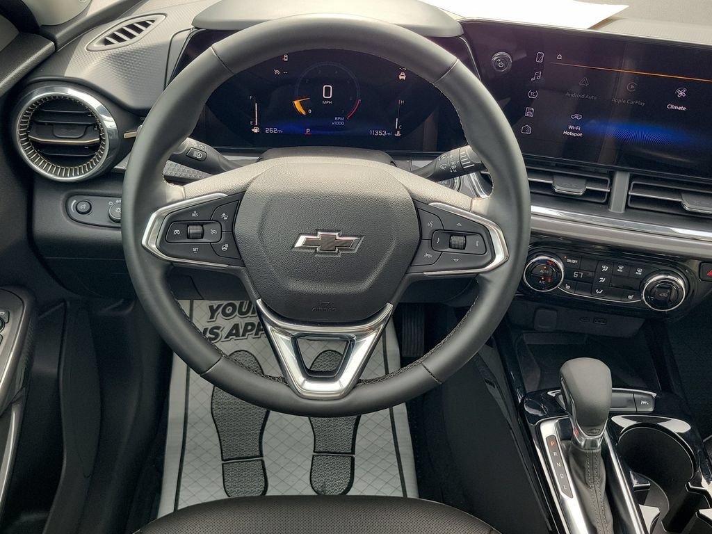 Used 2025 Chevrolet Trax ACTIV w/ Sunroof Package FWD image 34
