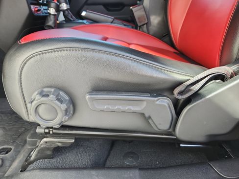 Used 2023 Jeep Wrangler Unlimited Rubicon 4xe image 14