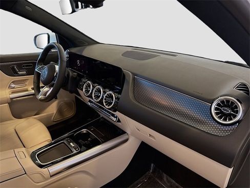 Certified 2025 Mercedes-Benz GLA 250 4MATIC image 27