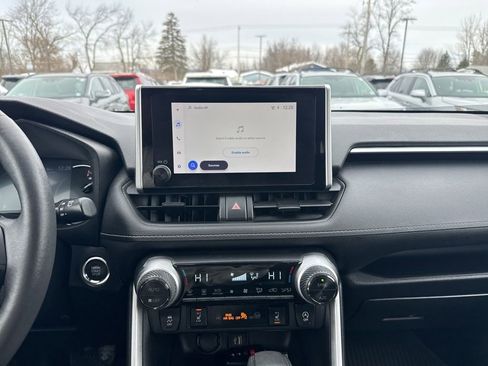 Used 2023 Toyota RAV4 XLE image 21
