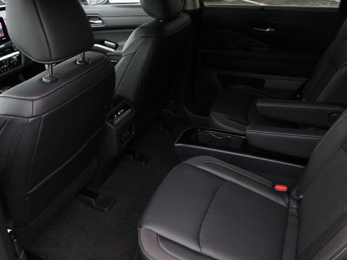 Certified 2026 Nissan Pathfinder SL w/ SL Premium Package AWD/4WD image 25