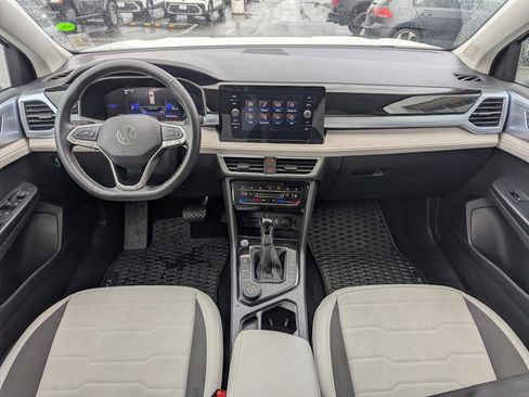 Used 2025 Volkswagen Taos SE image 23