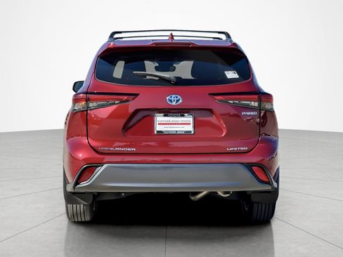Used 2023 Toyota Highlander Limited image 4