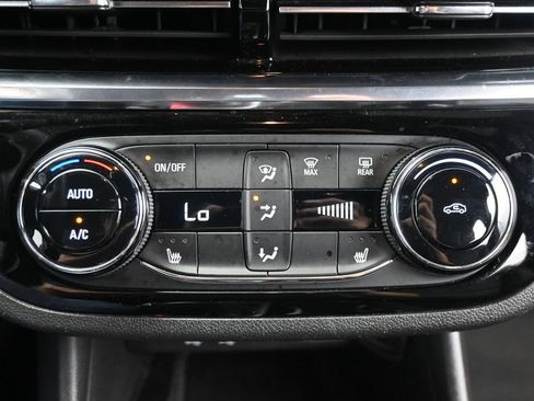 Used 2024 Buick Envista Sport Touring w/ Convenience I Package FWD image 24