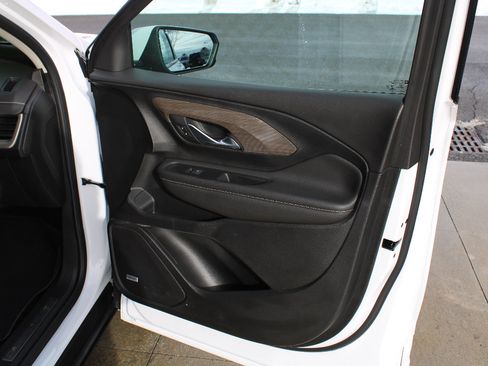 Used 2023 GMC Terrain Denali image 11