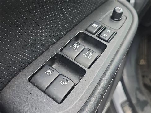 Used 2017 Subaru Outback 2.5i Limited image 5