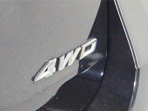 Used 2023 Ford Explorer XLT w/ Equipment Group 202A AWD/4WD image 19
