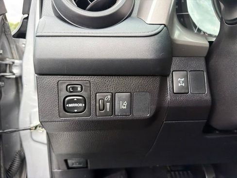 Used 2017 Toyota RAV4 LE w/ All Weather Liner Package AWD/4WD image 17