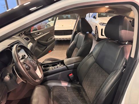 Used 2016 Nissan Maxima SR image 10