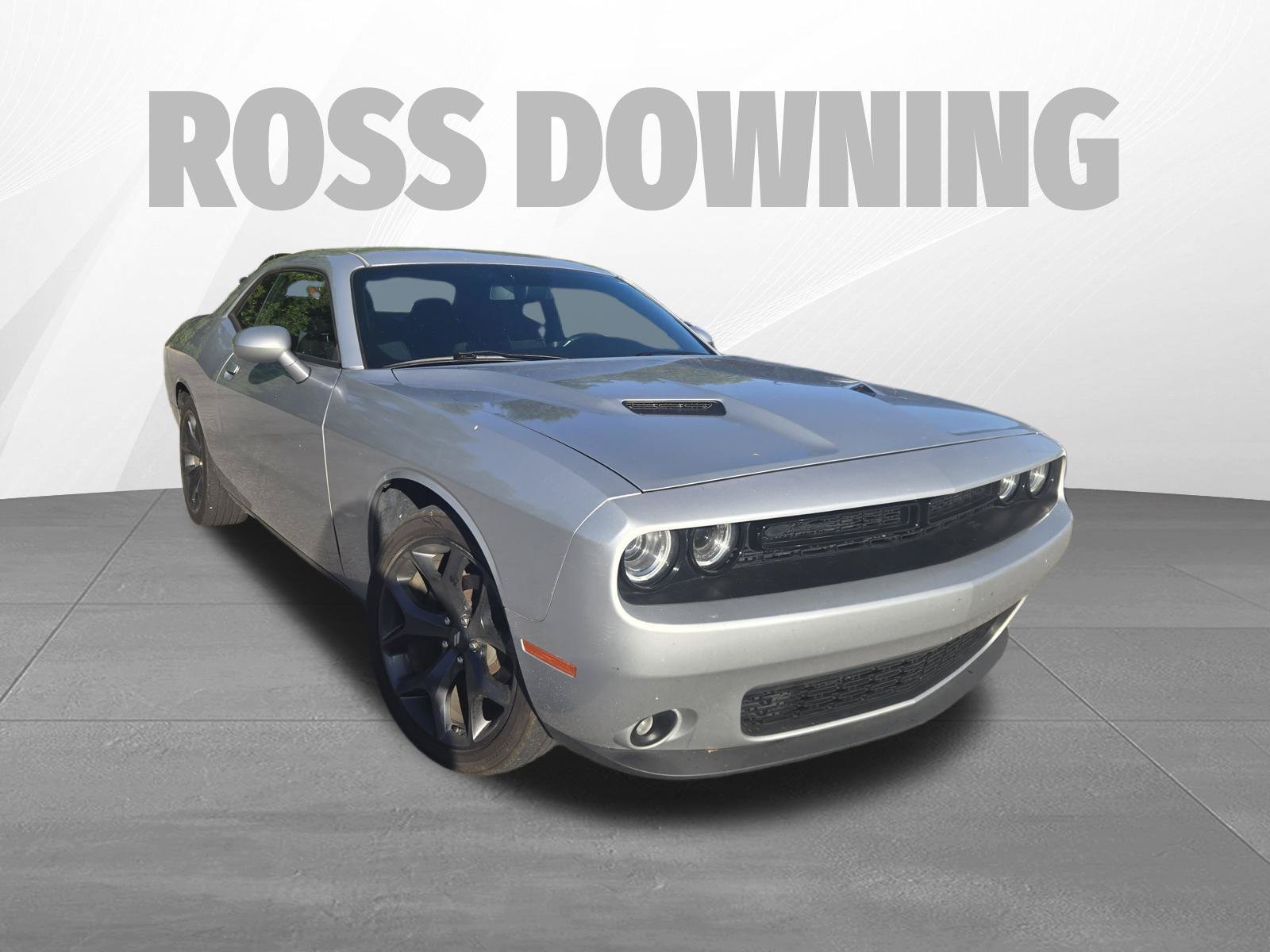 Used 2020 Dodge Challenger SXT w/ Blacktop Package RWD image 3