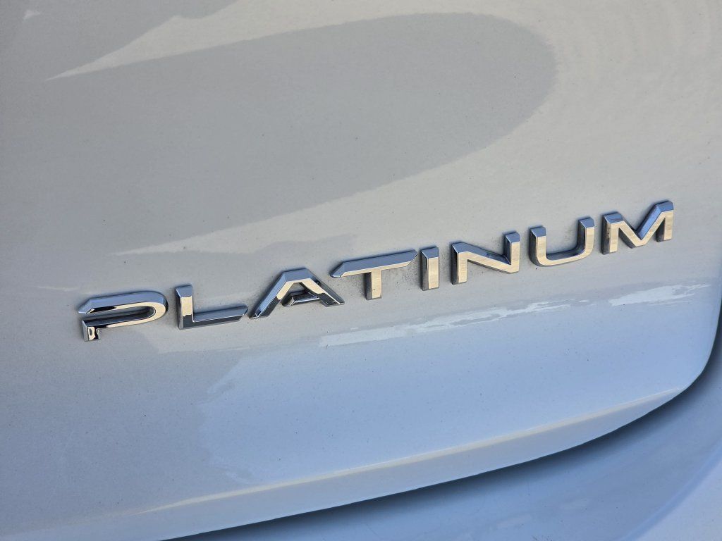 Used 2024 Toyota Crown Platinum AWD/4WD image 11