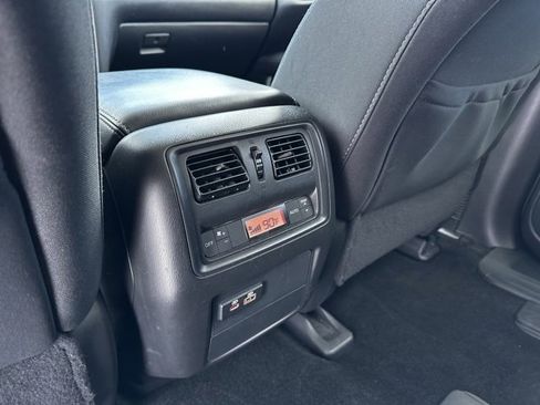 Certified 2019 Nissan Pathfinder SV image 14