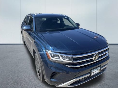 Used 2022 Volkswagen Atlas Cross Sport SE AWD/4WD image 2