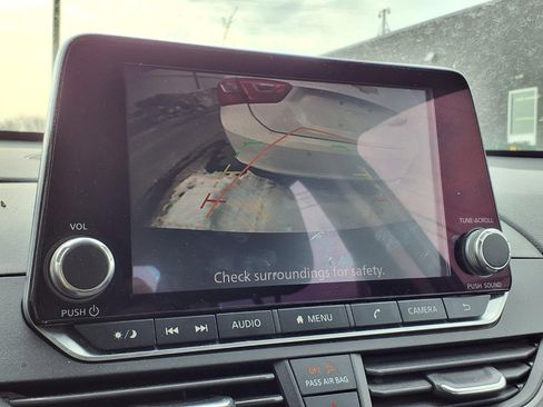 Used 2024 Nissan Altima 2.5 SV image 7