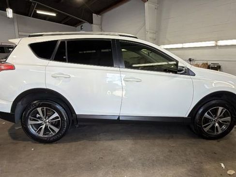 Used 2016 Toyota RAV4 XLE FWD image 6