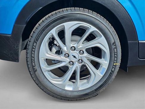 New 2027 Chevrolet Bolt LT w/ Comfort Package FWD image 11