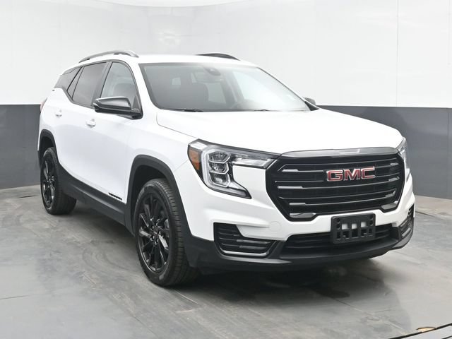 Used 2023 GMC Terrain SLE w/ Elevation Edition AWD/4WD image 2