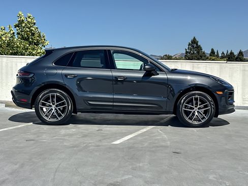 Certified 2026 Porsche Macan AWD/4WD image 9