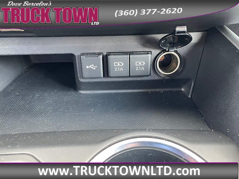 Used 2021 Toyota Highlander XLE AWD/4WD image 30