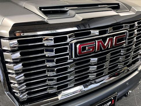 Certified 2024 GMC Sierra 2500 Denali w/ Denali Reserve Package image 29