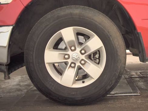 Used 2019 RAM 1500 Classic SLT image 11