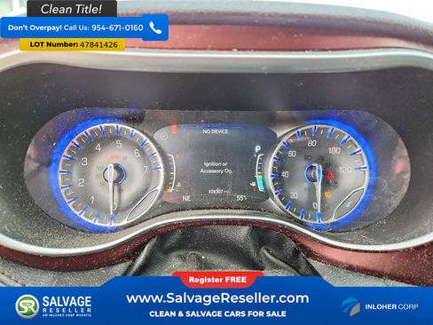 Used 2017 Chrysler Pacifica Limited image 12