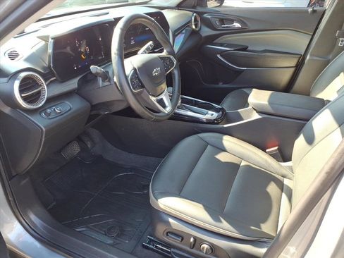 Certified 2025 Chevrolet Trax ACTIV w/ Sunroof Package image 21