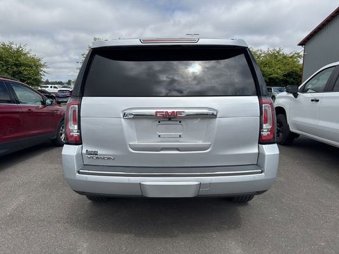 Used 2018 GMC Yukon Denali w/ Denali Ultimate Package AWD/4WD image 3