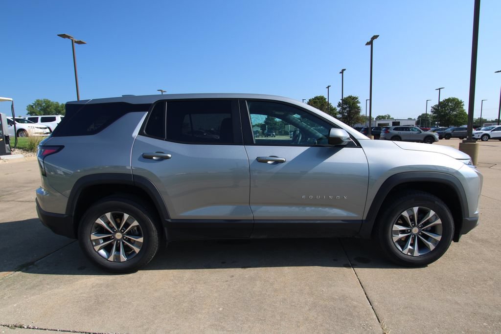 Used 2026 Chevrolet Equinox LT AWD/4WD image 4
