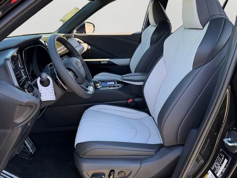 New 2026 Lexus TX 500h AWD image 13