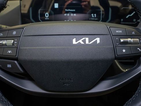 New 2025 Kia K4 EX image 17