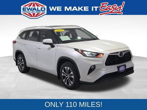Used 2026 Toyota Highlander XLE AWD/4WD image 1
