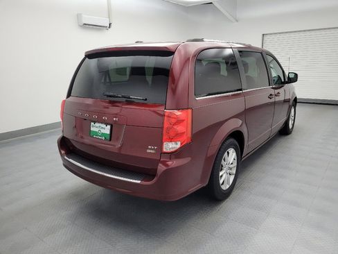 Used 2018 Dodge Grand Caravan SXT FWD image 9