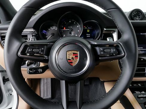 New 2026 Porsche Macan AWD image 9