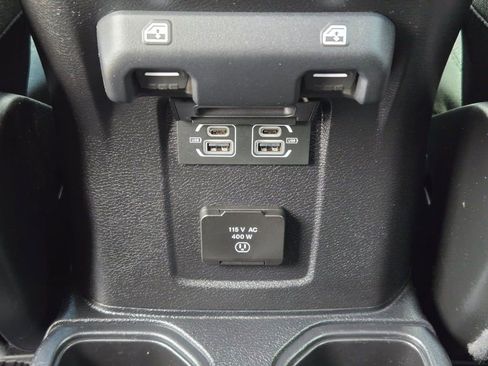 Used 2021 Jeep Gladiator Willys image 16