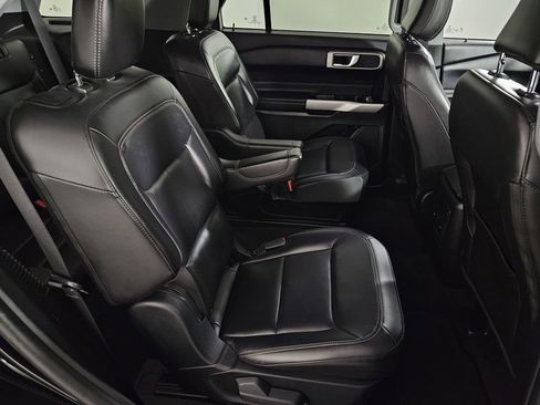 Used 2022 Ford Explorer XLT w/ Equipment Group 202A RWD image 27