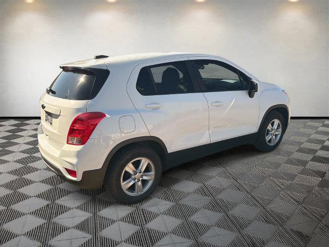 Used 2019 Chevrolet Trax LS w/ Tint and Cruise Package FWD image 6