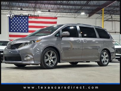 Used 2017 Toyota Sienna SE