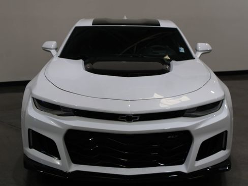 Used 2017 Chevrolet Camaro ZL1 RWD image 4