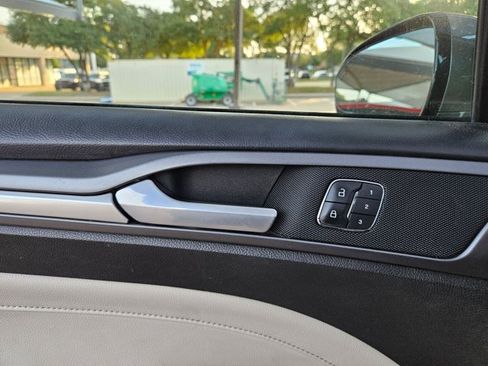 Used 2014 Ford Fusion Titanium FWD image 22