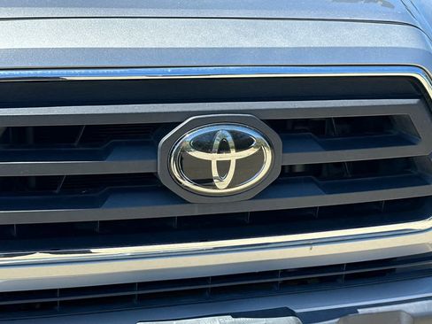Used 2020 Toyota Tacoma SR5 RWD image 9