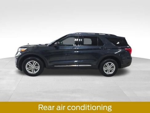 Used 2024 Ford Explorer XLT AWD/4WD image 5