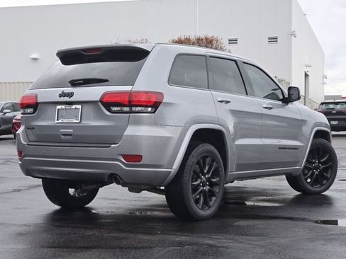 Used 2019 Jeep Grand Cherokee Altitude image 19