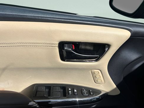 Used 2016 Toyota Avalon Limited w/ Toyota Safety Sense Package FWD image 18