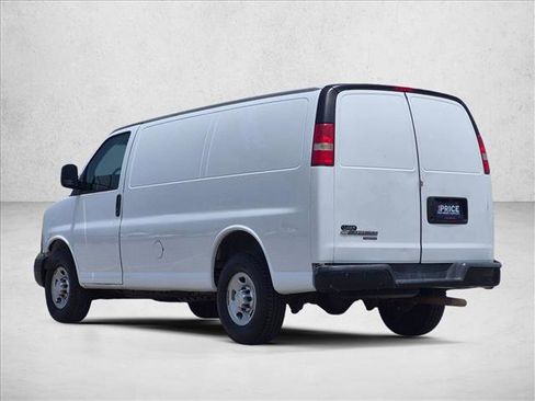 Used 2015 Chevrolet Express 2500 RWD image 8