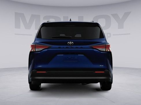 New 2026 Toyota Sienna XLE FWD image 8