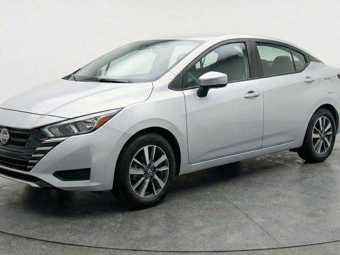 Used 2025 Nissan Versa SV FWD image 3